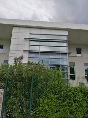 Avantage de la pose d'un films solaire teinté. Toulon.