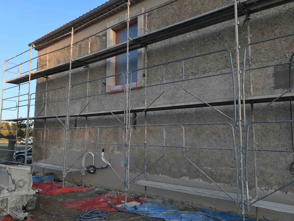 Rénovation en Pierre taillée sur ancien  Domaine viticole entre Vendres et Lespignan proche de Béziers 