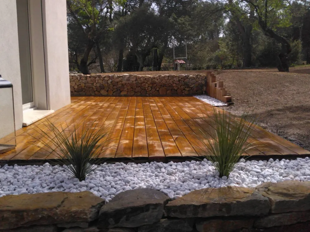 Creation et pose de terrasse en bois Aix en Provence