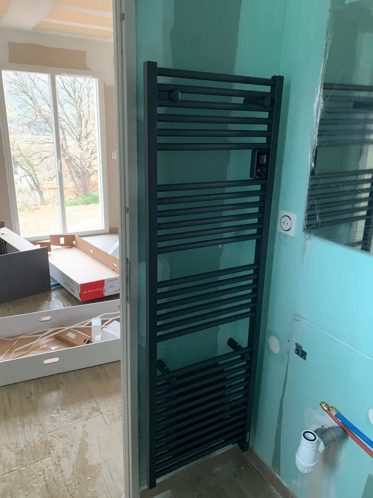 Installation et vente sèche serviette Thermor sur la commune de Auriol 