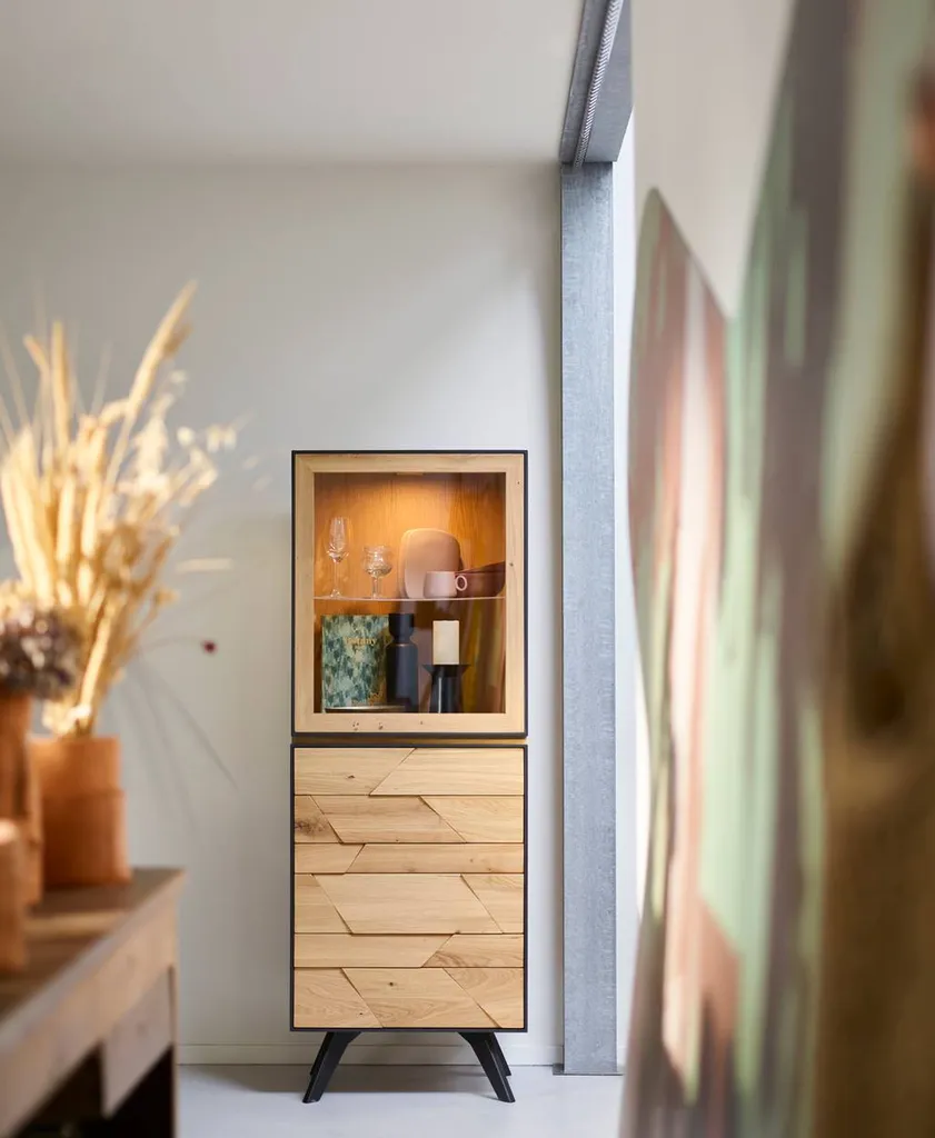 colonne en bois et verre à Hyeres près de Nice