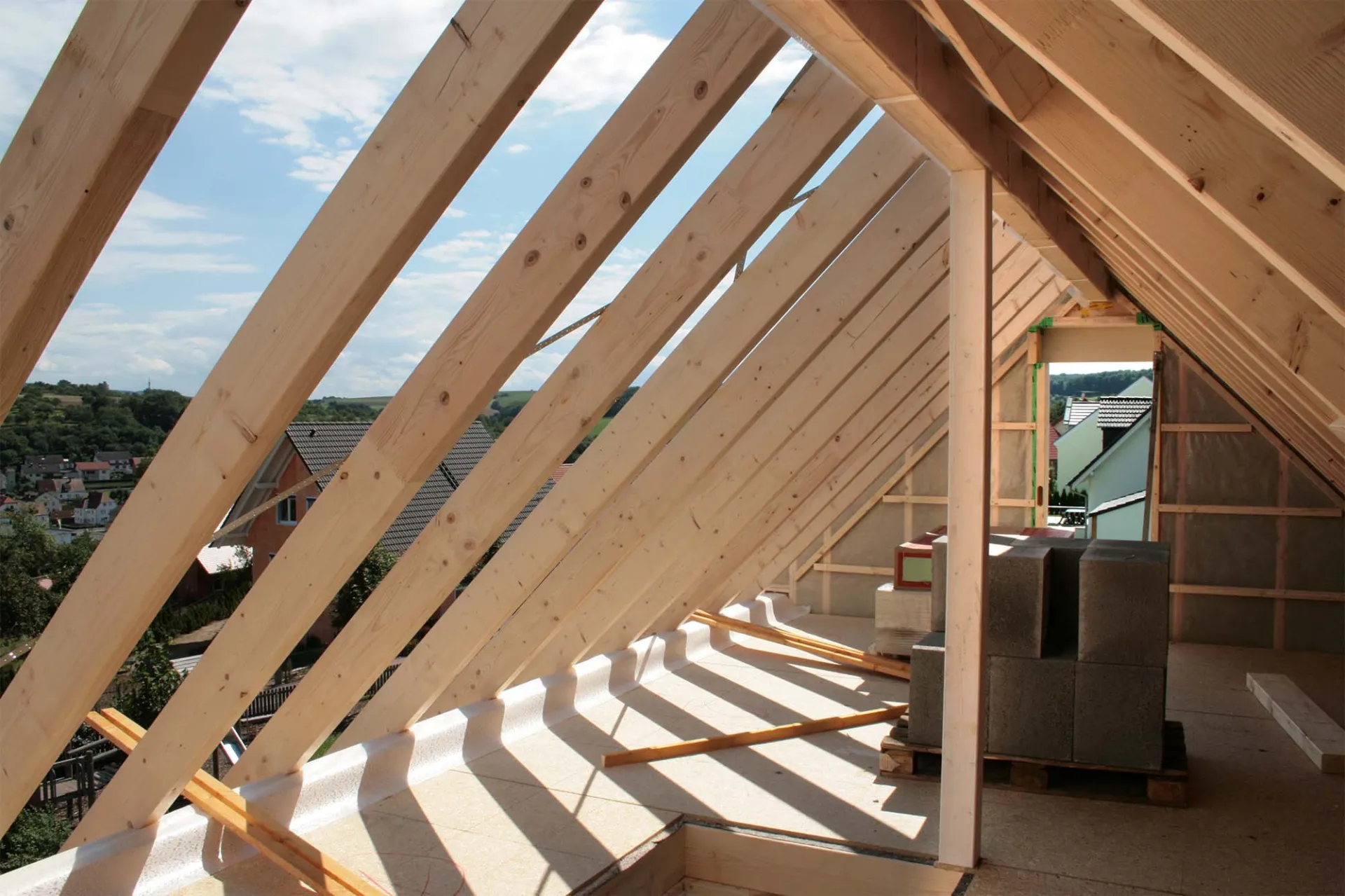 Artisan Louis, votre couvreur expert depuis 3 générations en Hauts-de-Seine proche de Paris et dans les Yvelines