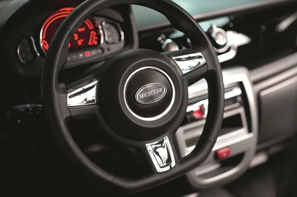 Voiture sans permis Plan de Campagne MICROCAR M8 California