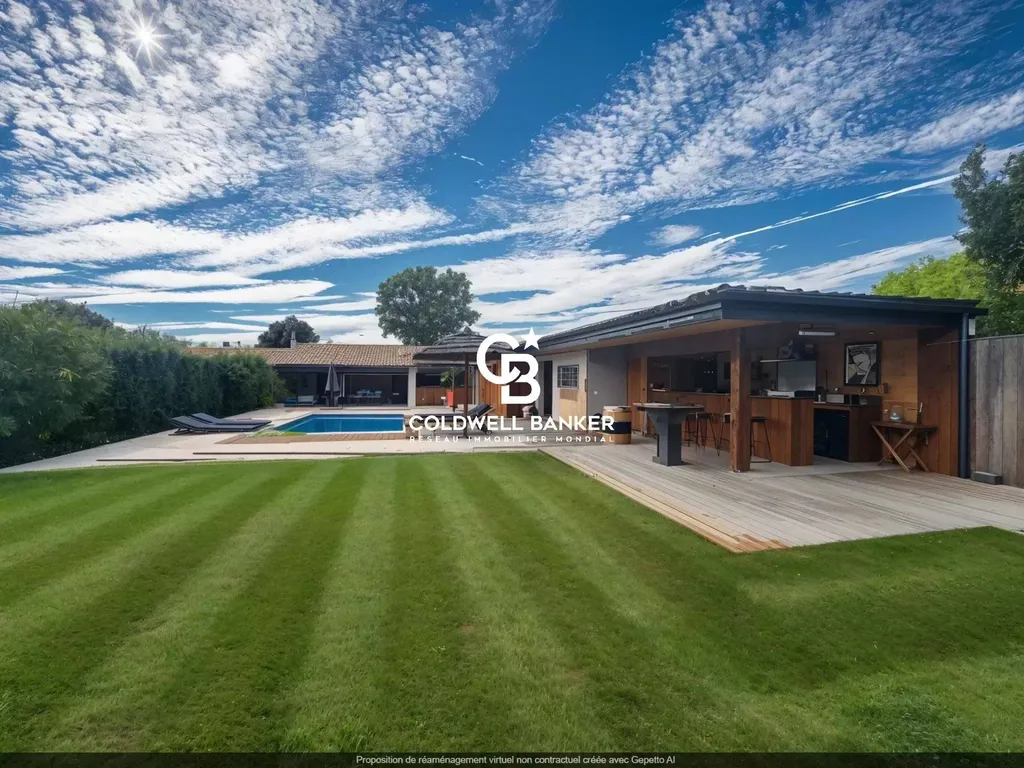 Charmante maison rénovée à vendre à Pessac - avec piscine, jardin paysagé et pool house, à 15 km de Bordeaux