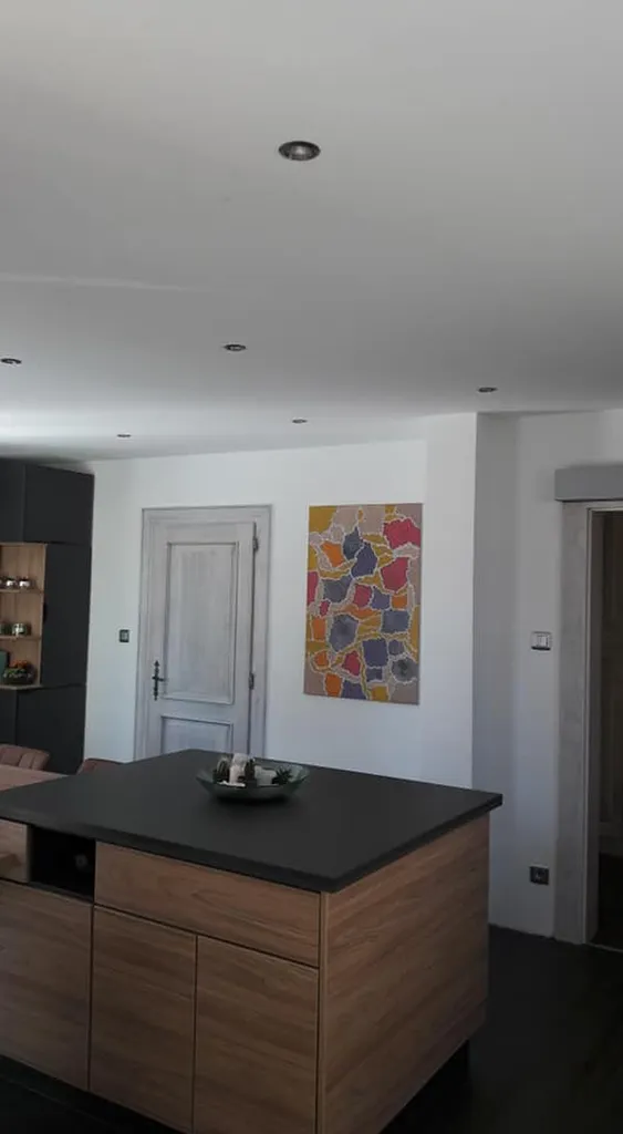 Guide choix peinture et finitions à Saverne pour réussir votre décoration intérieure avec les conseils d'Adrien Martini