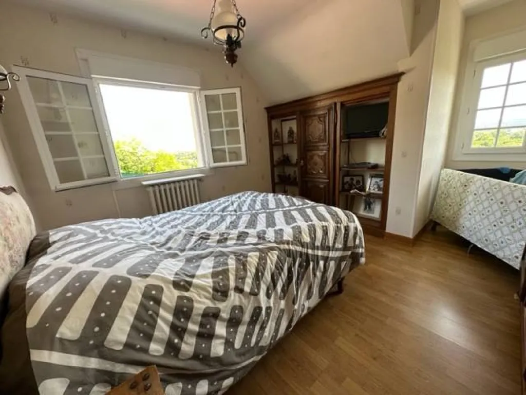 A vendre maison bourgeoise de 147 m² édifiée sur un terrain de 2800 m² sur la commune de SAINT AUBIN LES ELBEUF