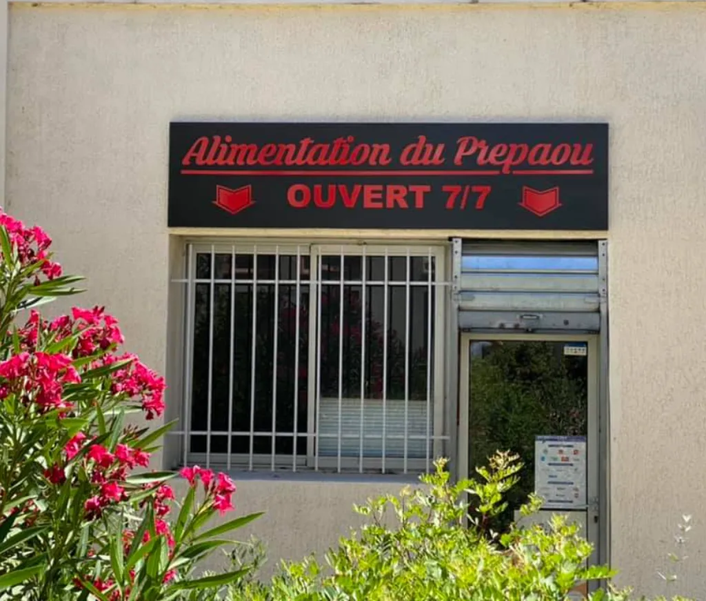 Enseigne lumineuse  à plat pour l'alimentation du Prepaou à Istres