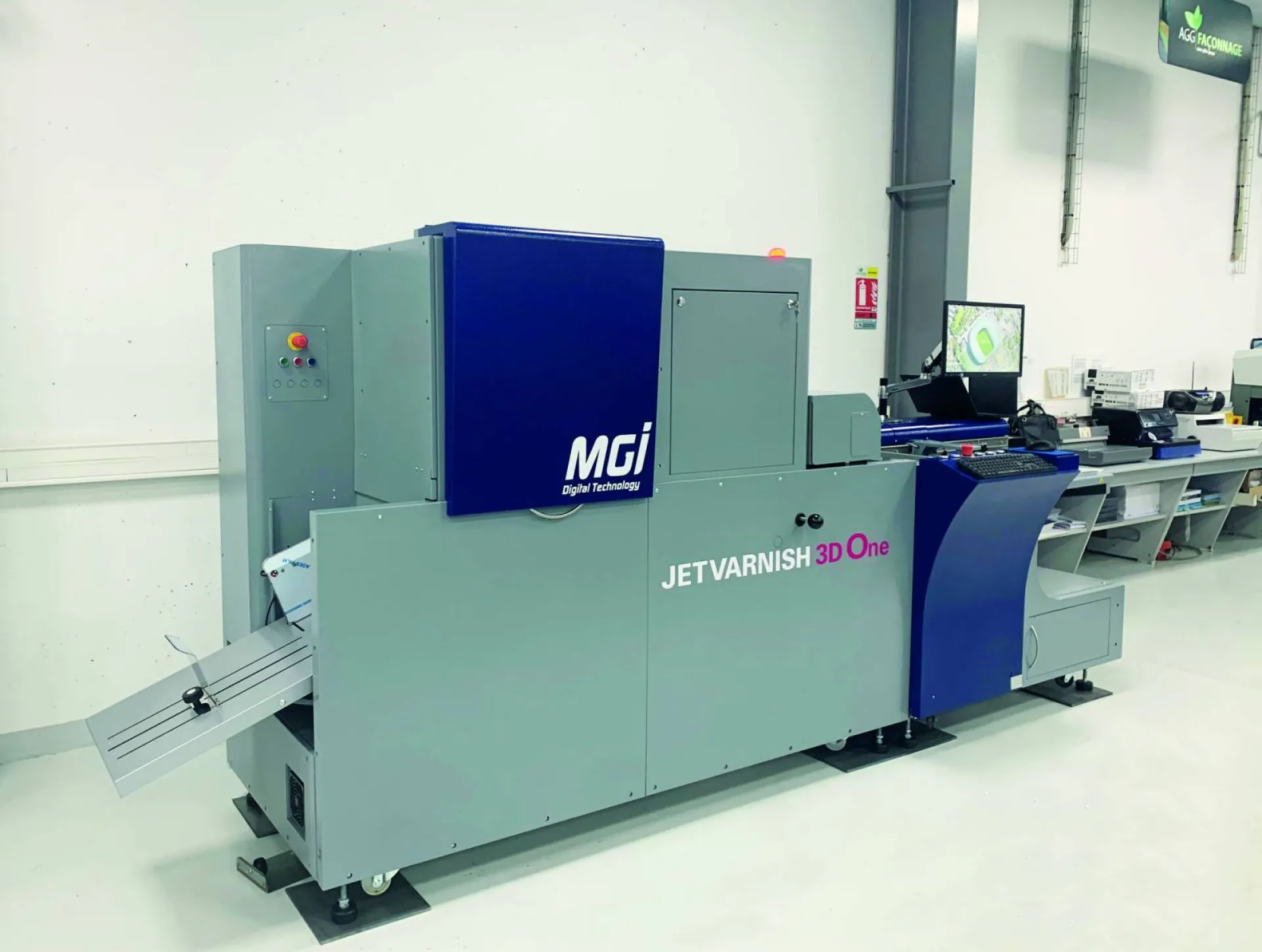 AGG PRINT premier imprimeur en Rhône-Alpes à s'équiper de la Jet Varnish 3D One lance un concours créatif autour du vernis