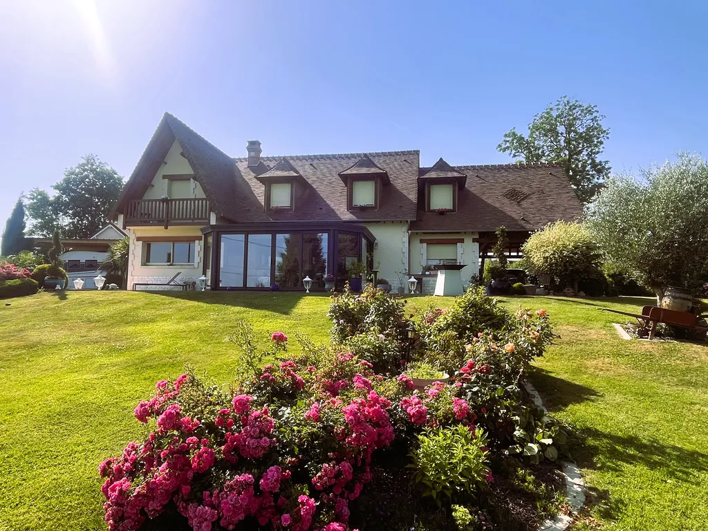 A VENDRE Magnifique maison contemporaine d'environ 190m² – 4 chambres, grand jardin - Prestations haut de gamme et vue exceptionnelle