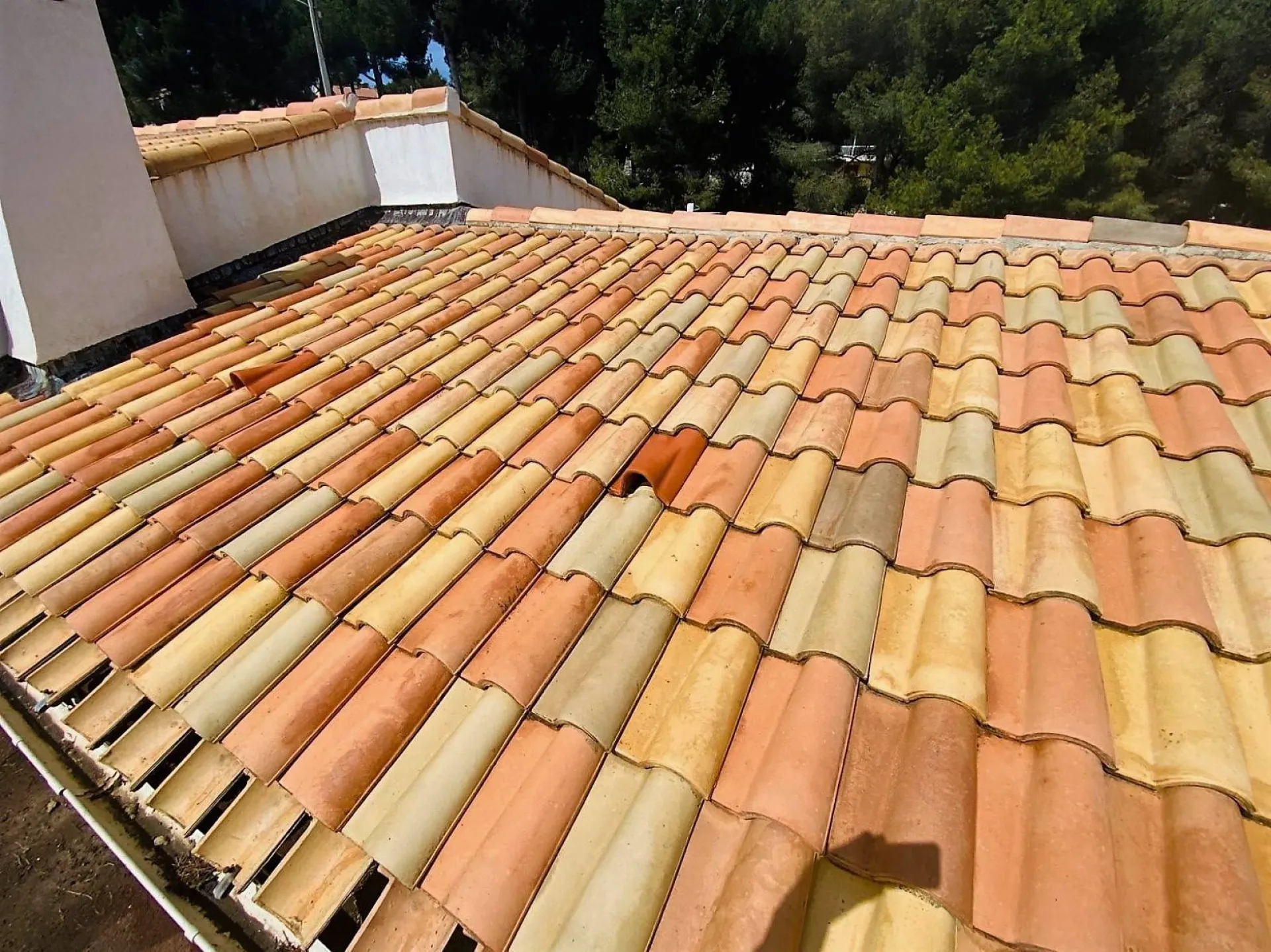 nettoyage de toiture fini près de Martigues