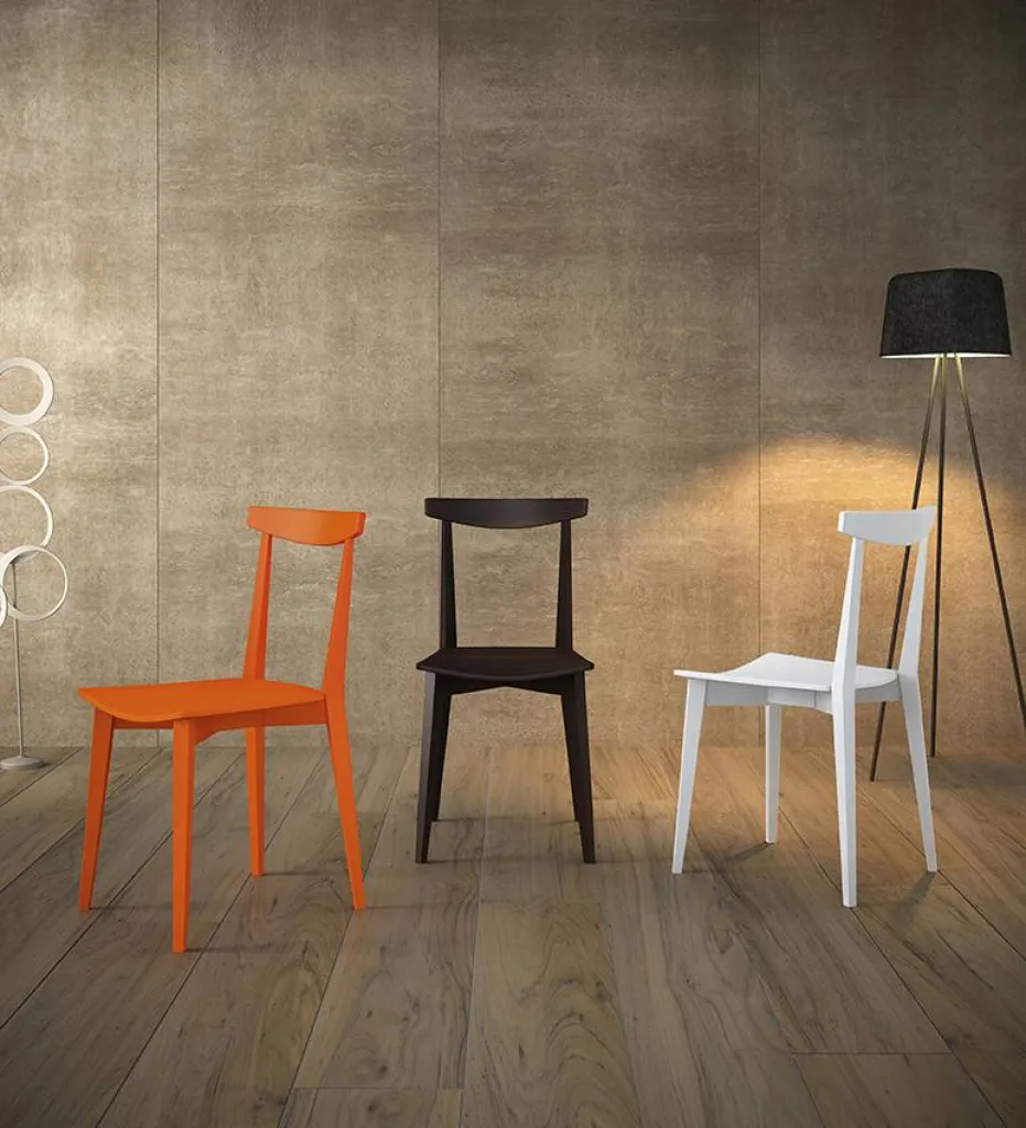 Chaises gamme italienne près de La Cadière d'Azur dans le 83
