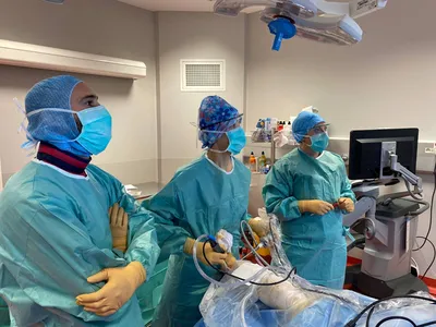 Docteur Julien Beldame, chirurgien orthopédiste, visite le centre SOS Pied Cheville à Bordeaux