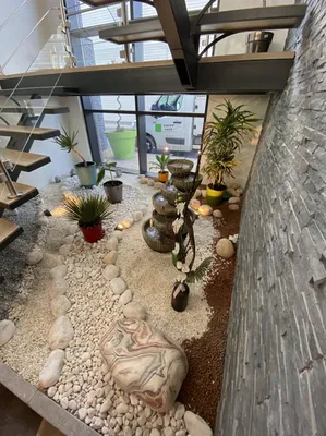 Paysagiste pro pour la création de jardin intérieur de bureau à Miramas 13140, pour un aménagement verdoyant et inspirant