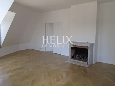 Quartier château un appartement de grand standing avec la vue sur le château de Saint Germain en Laye avec 2 chambres au pied du RER direction Paris La Défense