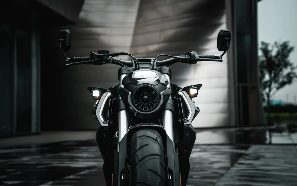 MOTO NEUVE BENDA LFC PRO 700 A LA SEYNE SUR MER