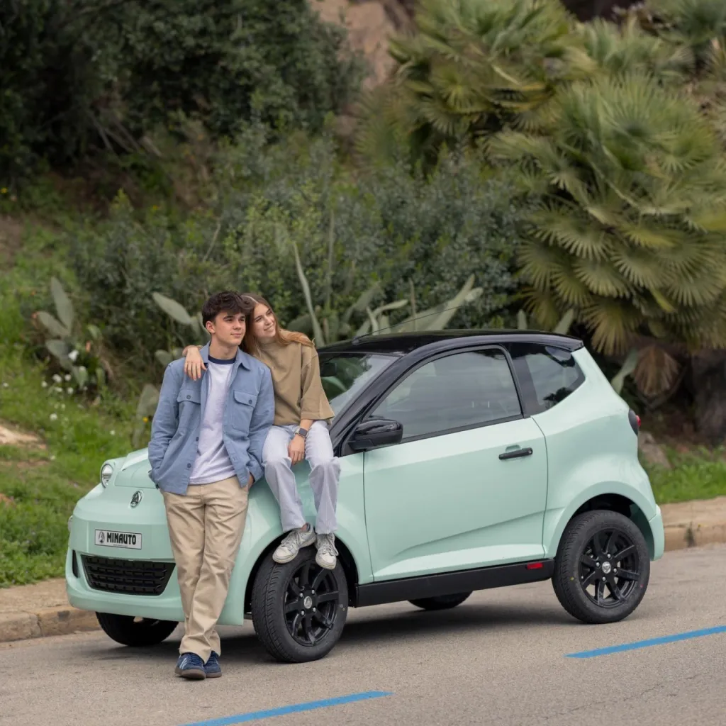 Entreprise de location de voitures sans permis à Bourg-en-Bresse et dans l'Ain : livraison en 48h à domicile possible