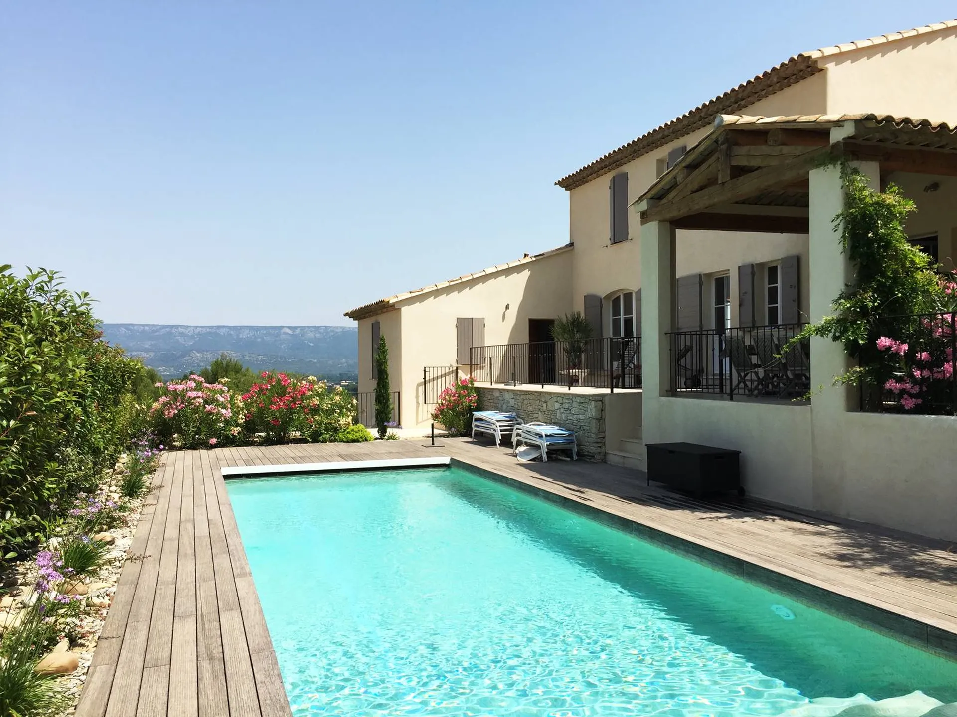 Faire construire une maison individuelle sur mesure et haut de gamme par un architecte que ce soit sur Aubagne ou dans les Bouches du Rhône