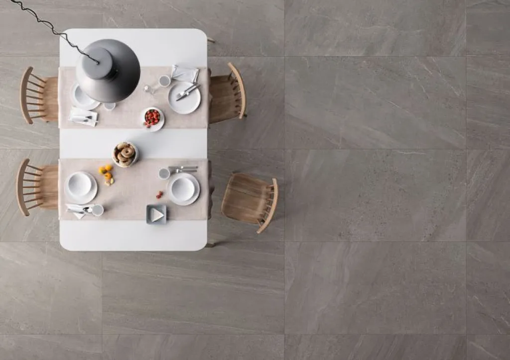 Dans les appartements haussmanniens de Rouen centre, Nordic Stone apporte une touche minérale et contemporaine aux rénovations.