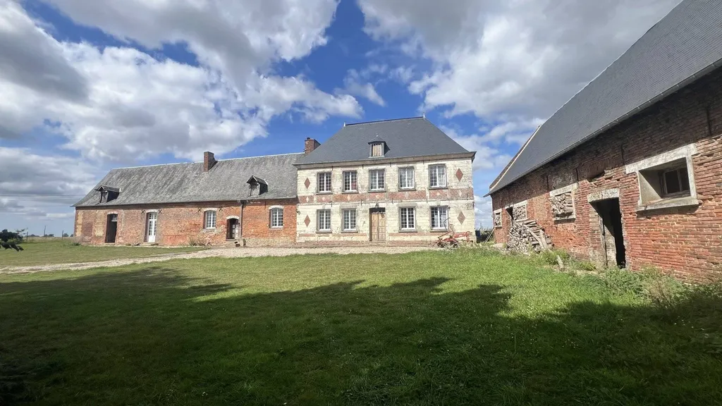 Propriété de charme 190m² sur 6000m² arborés avec plan d’eau, dépendances 150m² et hangar 700m², 2 chambres et combles aménageables, Haudricourt 76340.