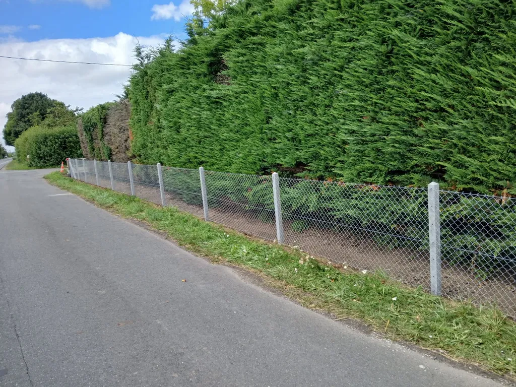 Installation de Clôture grillagée rigide, Panneaux de treillis soudé et Aménagements de limites de propriété à Bourg Achard dans l'Eure 27 et ses communes proches du Roumois