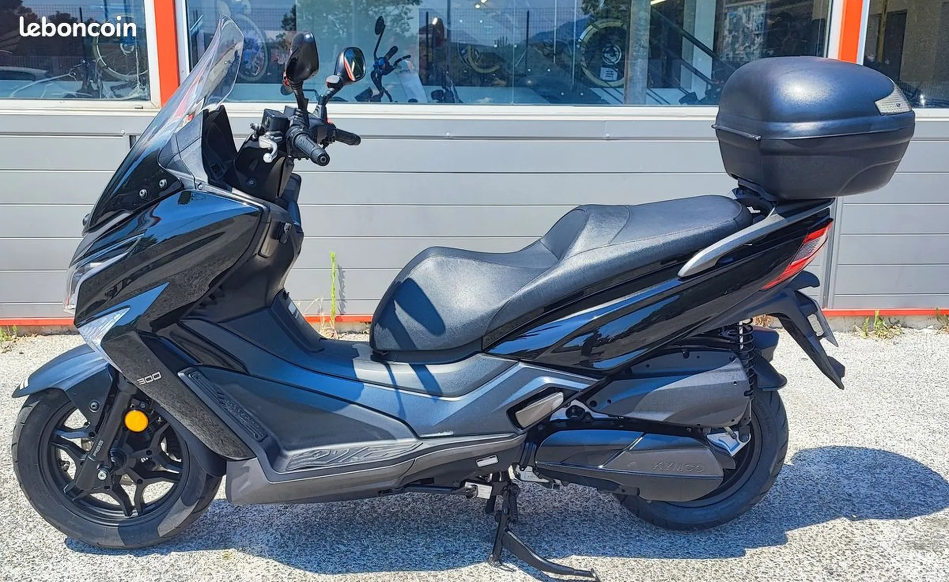 SCOOTER OCCASION KYMCO X-TOWN 300 DU 02/2024 AVEC 8150KM.