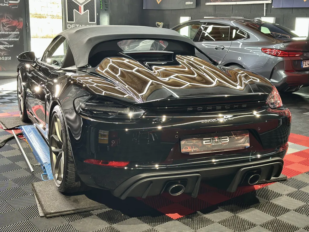 Traitement céramique by EMB DETAILING spécialiste Porsche sur Lyon 