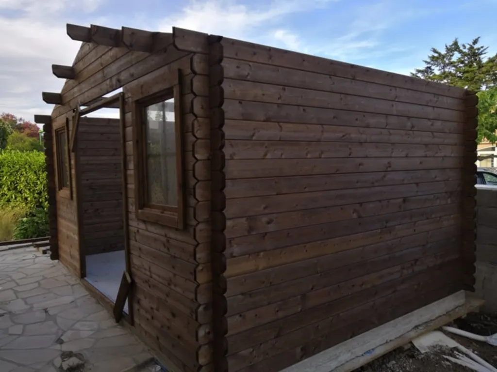 Construction d’un abri de jardin sur dalle béton en bois autoclave classe 4 à Mèze proche de Sète