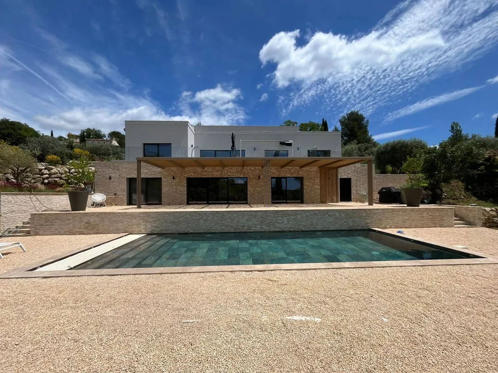 ferronnier pour Pergola acier et bois exotique à Cannes