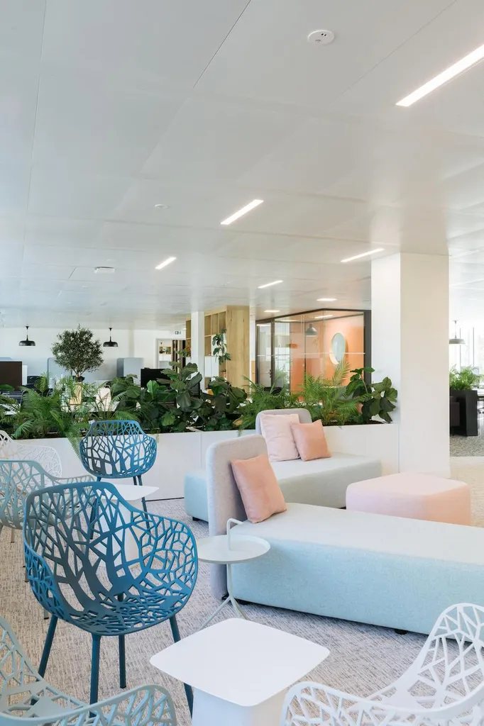 Jardinière design végétal – jardinière décorative sans entretien à Marseille, Région PACA pour bureaux, terrasses et espaces professionnels végétalisés.