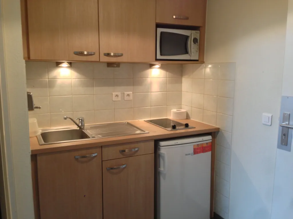 Appartement T2 meublé dans un immeuble calme des années 1990 à Lyon 9ème