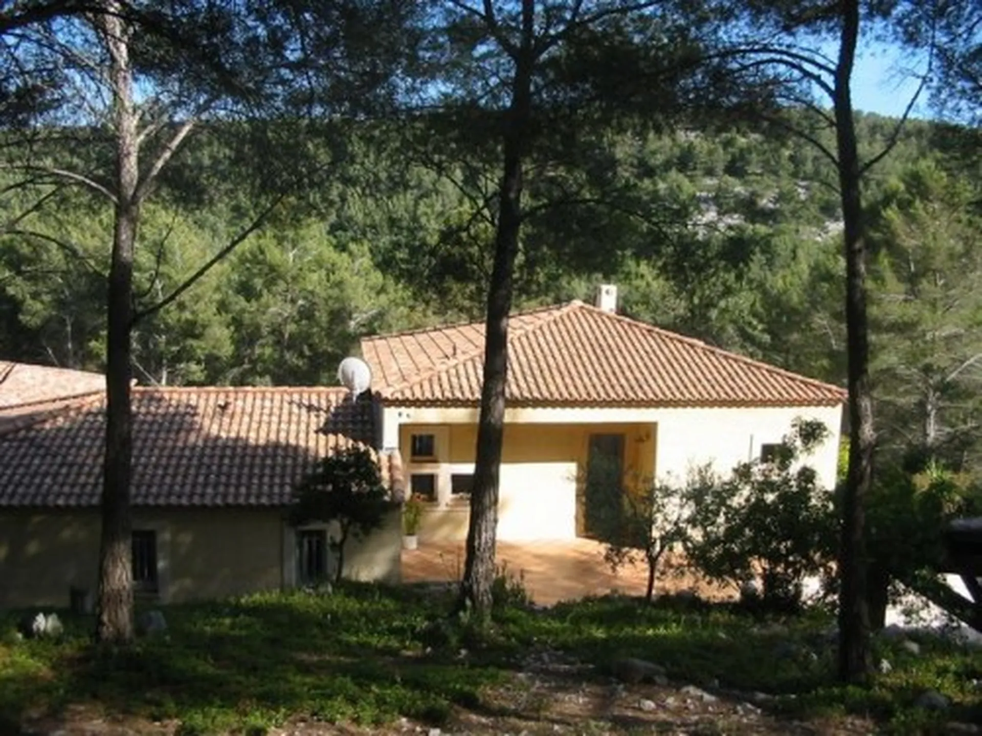 Vente villa Roquefort la Bédoule avec maison d'invités  quartier residentiel