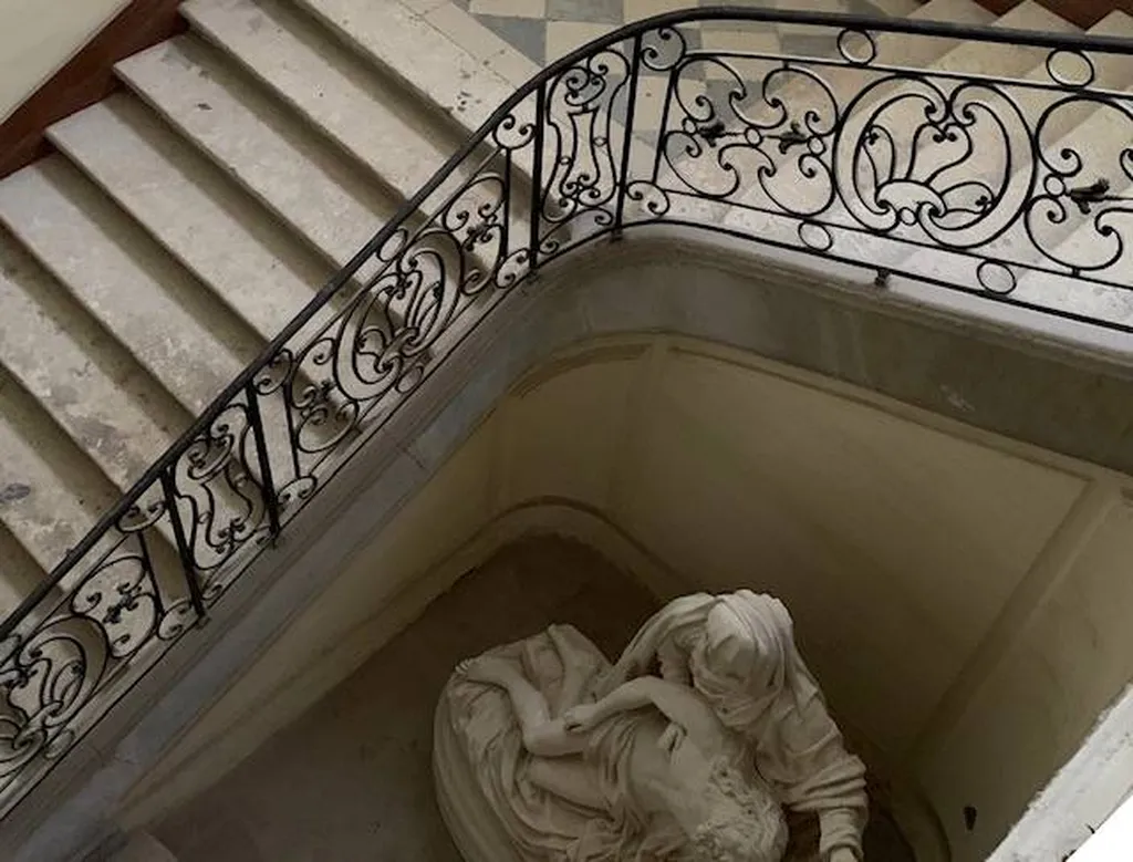 RESTAURATION DE L ABBAYE ST PIERRE EN BADIGEON DE CHAUX TERRE DU MONDE