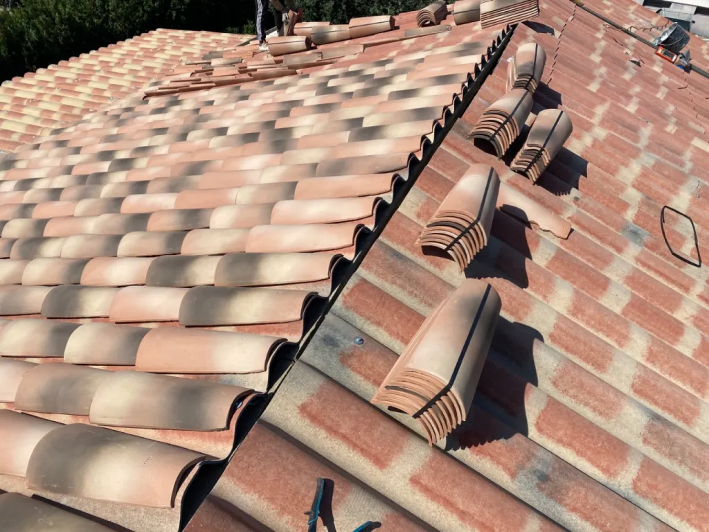 pose de tuile canal sur pst sur gignac la nerthe