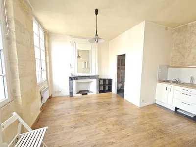 Achat appartement pour pied à terre sur Bordeaux dans immeuble en pierre