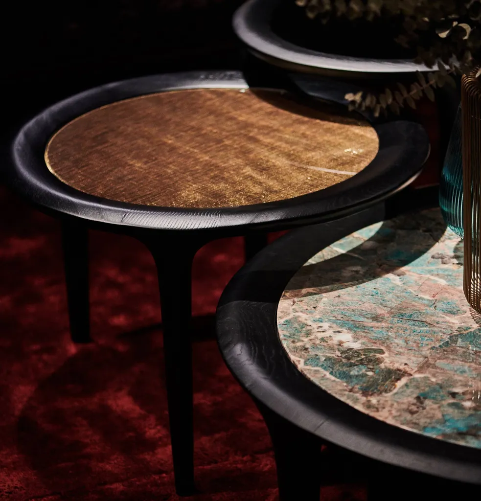 Lot de table gigogne en verre et pierre hyères 83 vers Bormes