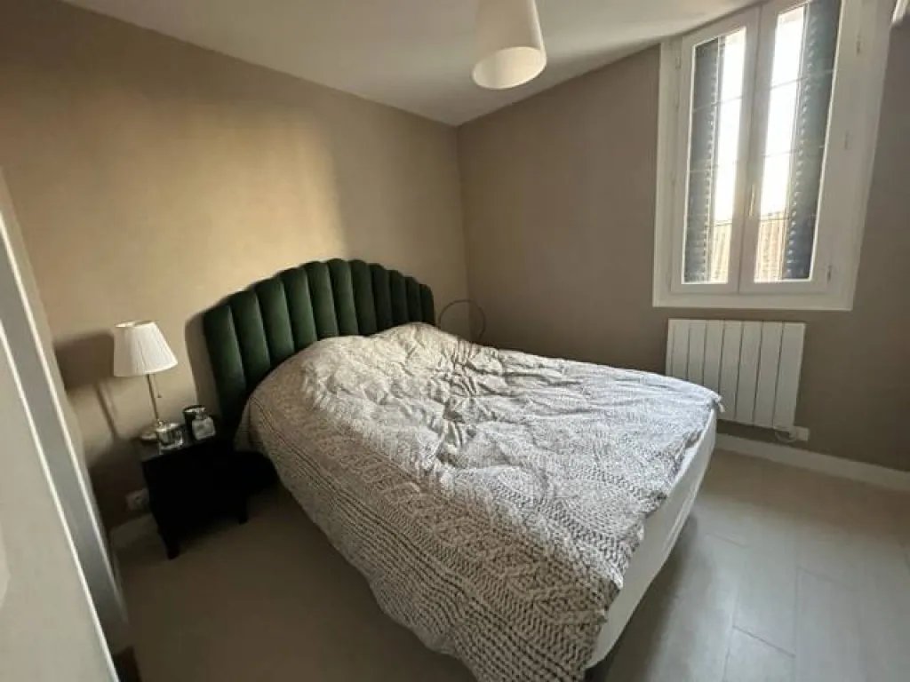 A saisir maison de 107 m²  sur un terrain de 288 m² commune de FRENEUSE 76410