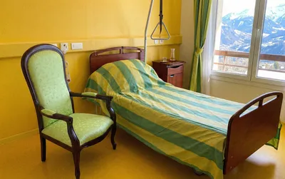 Hébergement permanent en EHPAD à Marignier : un accompagnement 24h/24 au Clos Casaï en Haute-Savoie