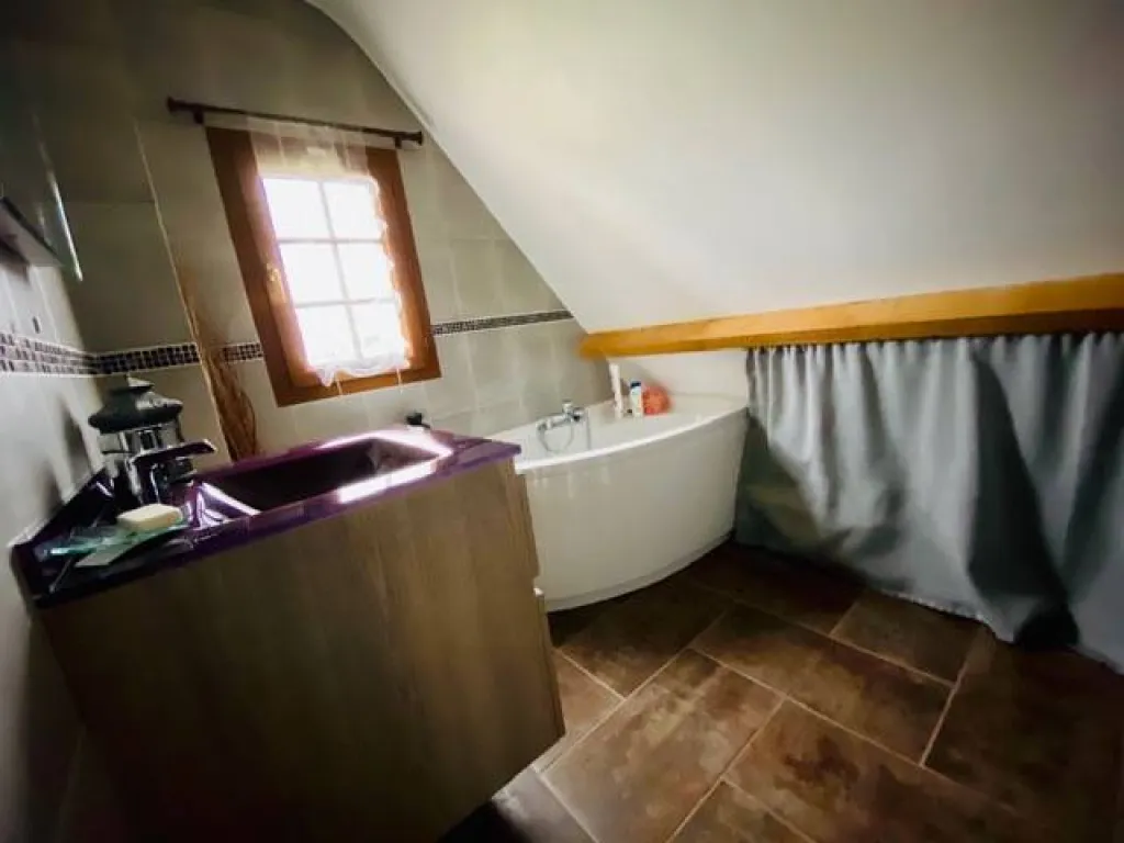 A acheter pavillon traditionnel de 102m² avec sous-sol complet sur la commune de SAINT PIERRE LES ELBEUF 76320