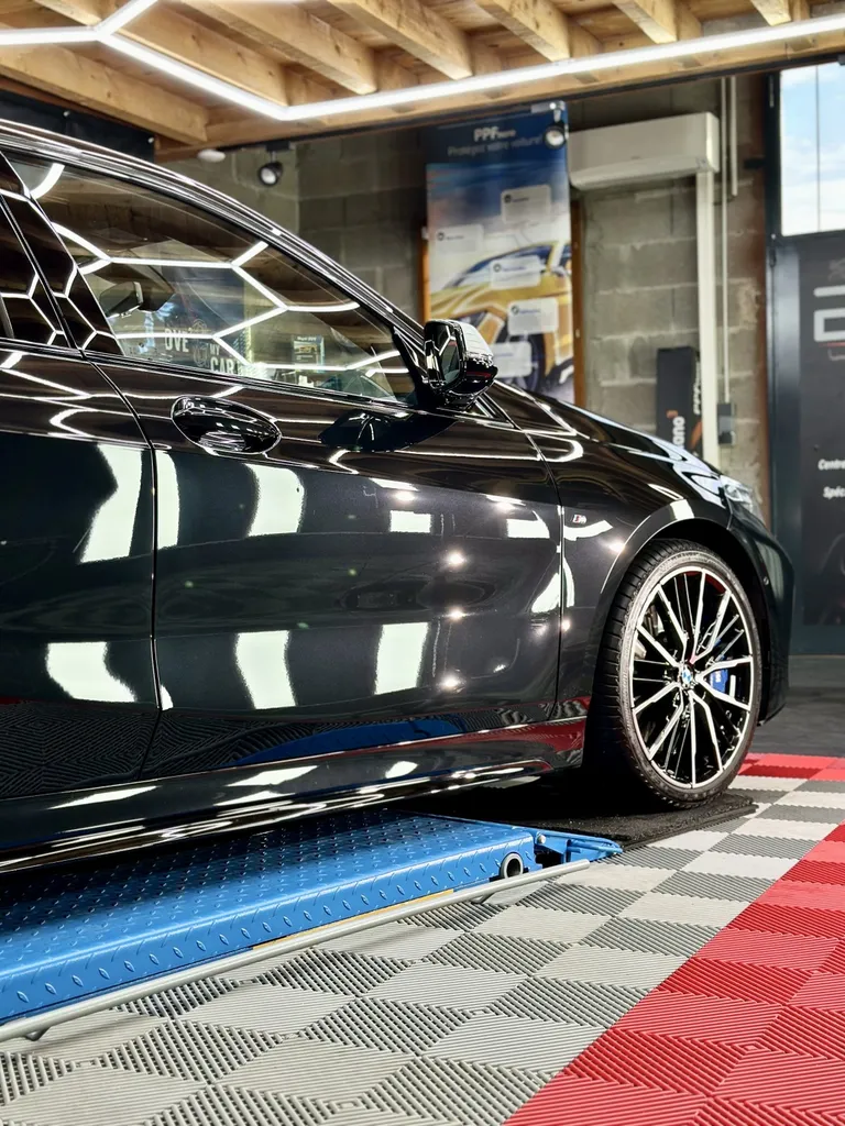 centre de DETAILING traitement céramique contre les micros rayures BMW 135 vaugneray 