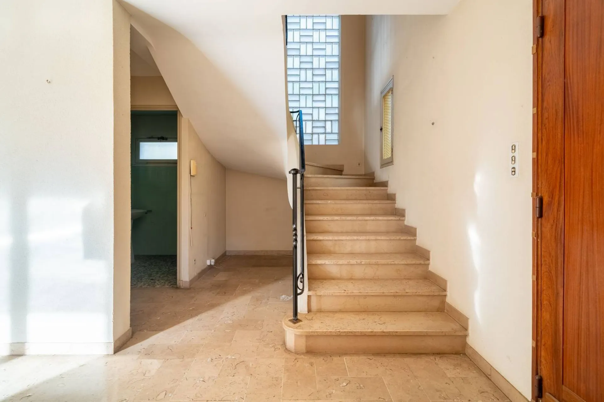 Cassis maison à la vente avec garage proche centre