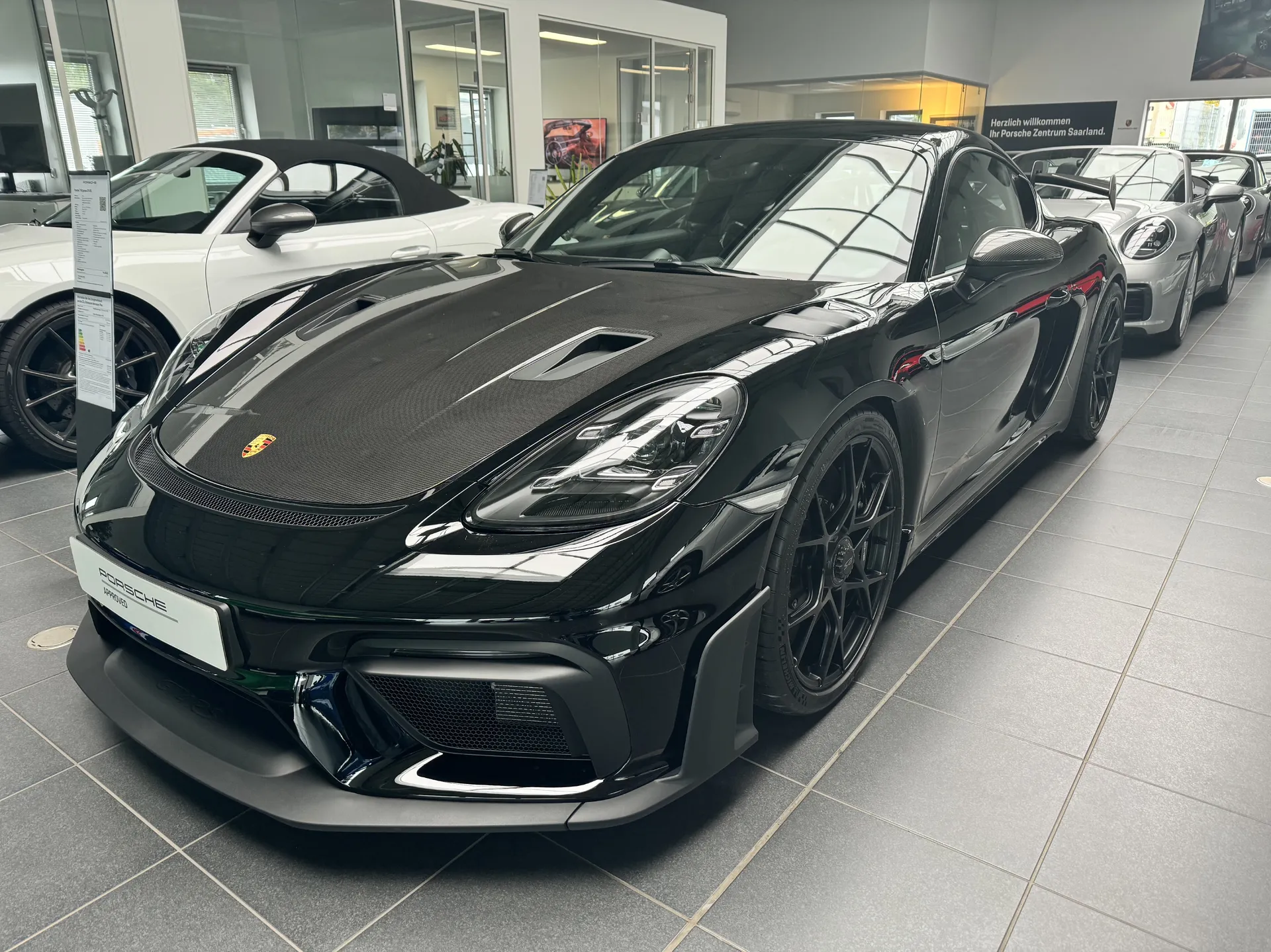 Asphalte Diffusion courtier Porsche à Bordeaux spécialisé dans l’importation de Porsche d’Allemagne certifiées