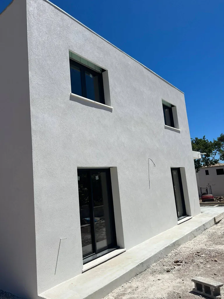 enduit de façade pour maison à étage à Ensues-la-Redonne