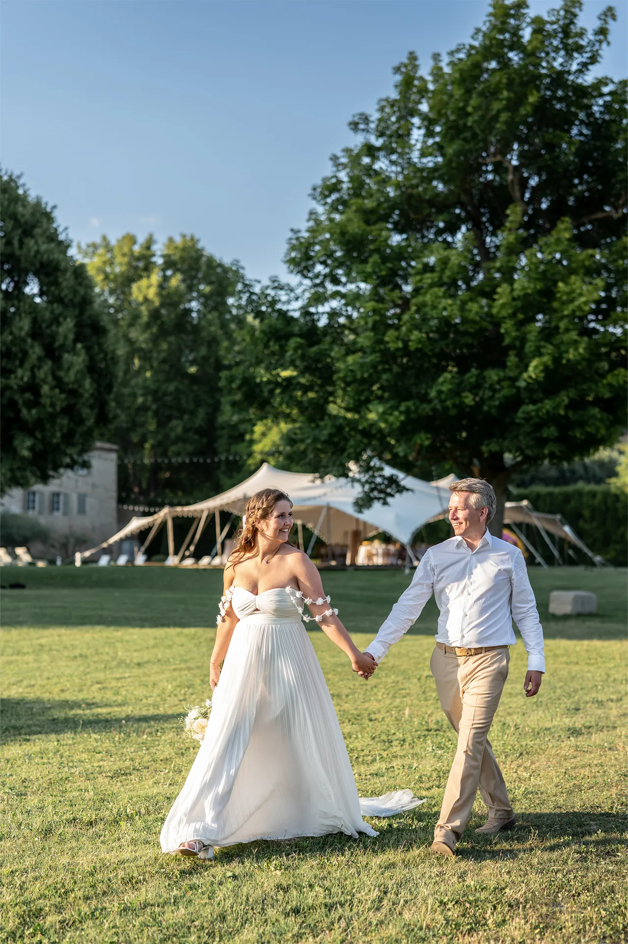 Chercher domaine mariage bohème près d'Aix en Provence : avec buffet froid cocktails et repas traiteur menu à l'assiette