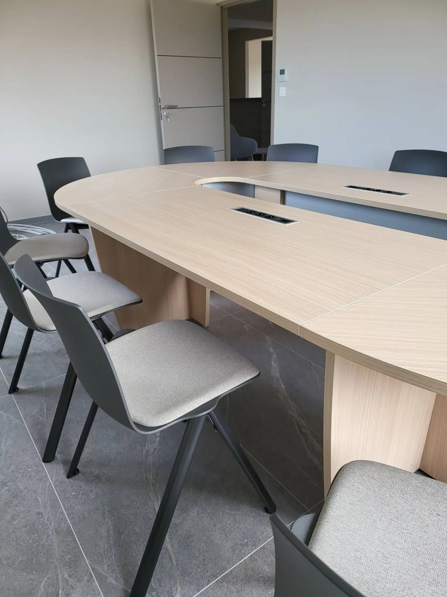 Table de réunion Buronomic à Alès Gard