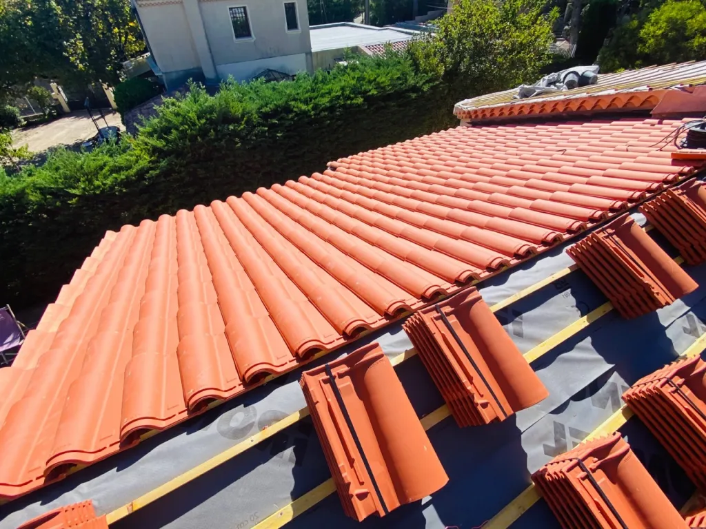 pose de toit près de aix en provence