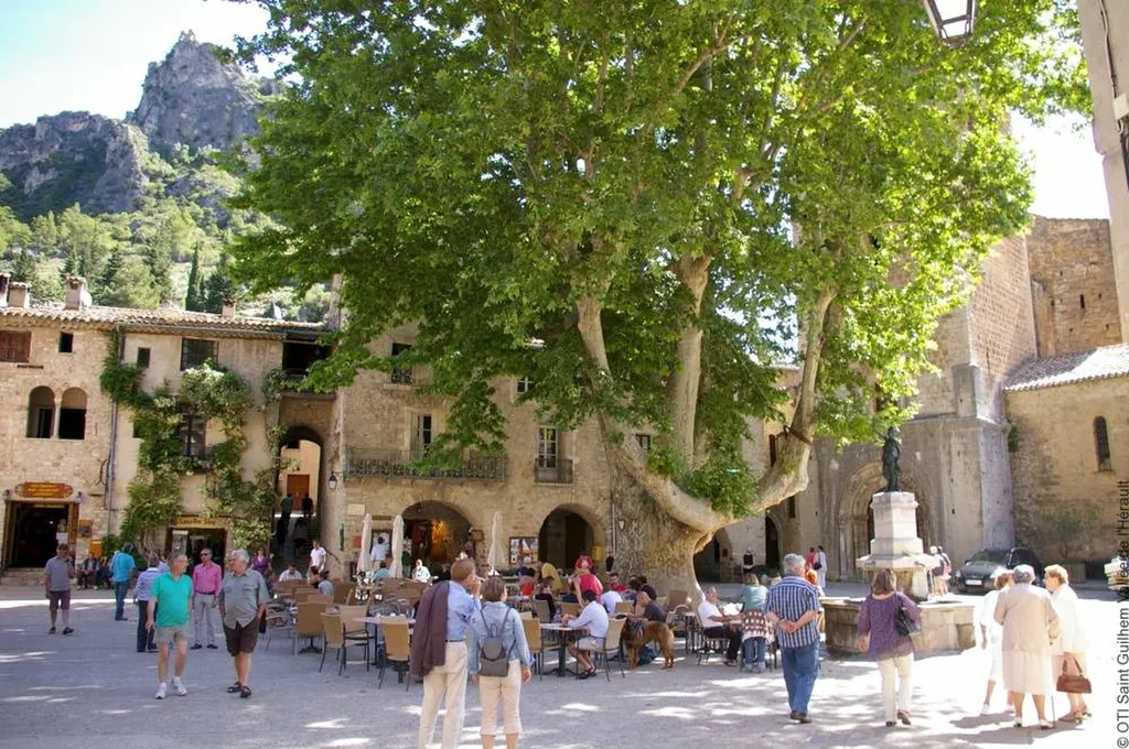 Saint Guilhem proche de la station balnéaire de Vias Plage station familiale bord de mer