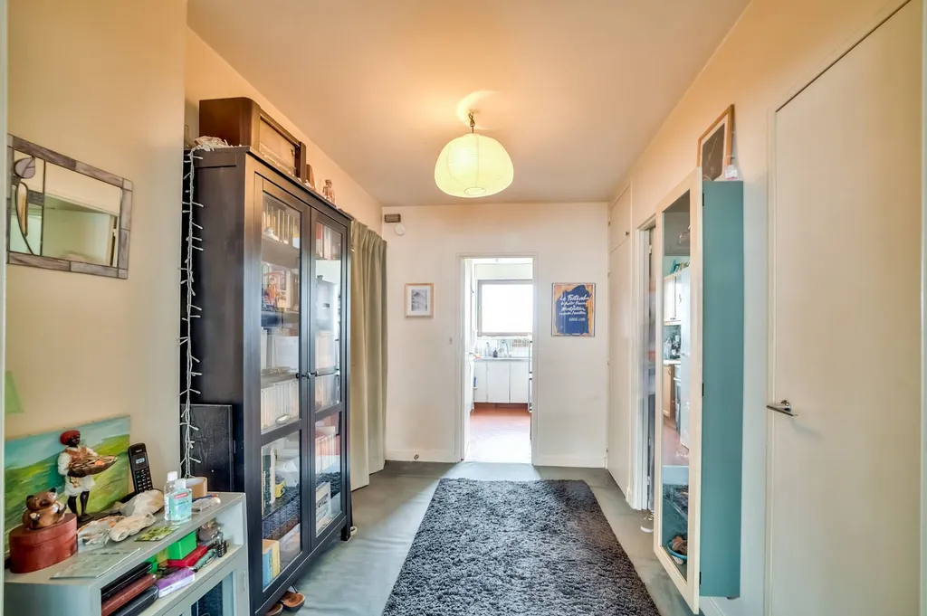 A vendre 44 pièces en étage avec balcon Paris 75015