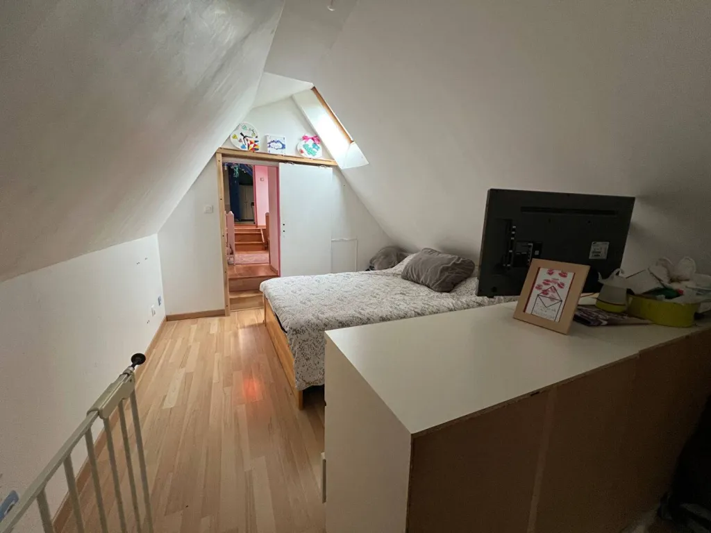 A SAISIR MAISON DE 147 m2 EDIFIÉE SUR 1300 M² DE JARDIN SUR LA COMMUNE DE LA HARENGERE 27370