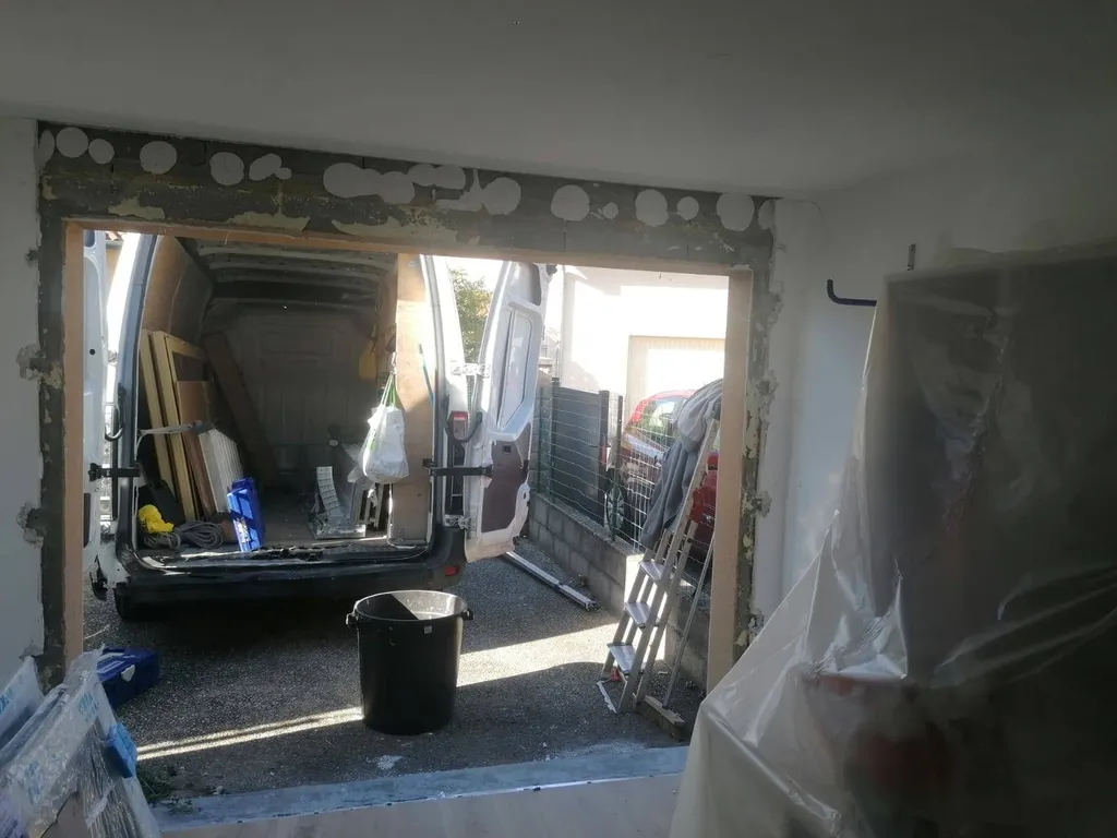 Travaux de rénovation de menuiseries extérieures dans une maison Lyon 8