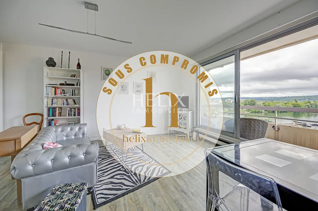 Magnifique 2 pièces au dernier étage avec balcon vue Seine